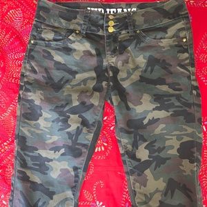 Mid-Rise Camouflage Pants with Gold Buttons